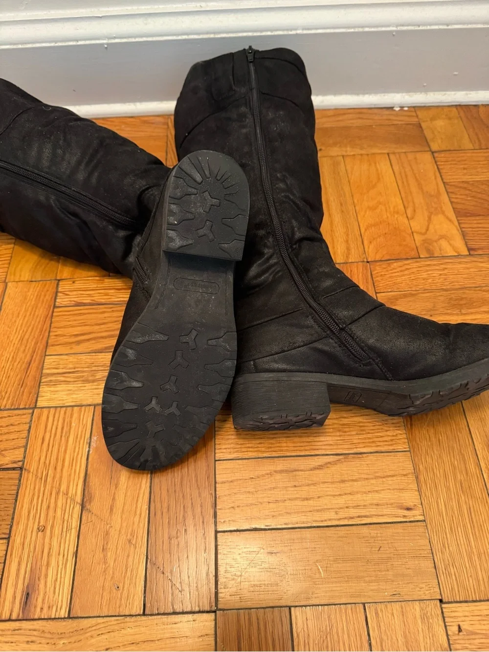 Baretraps Women’s Black Knee-High Buckle Boots - Classic Everyday Style